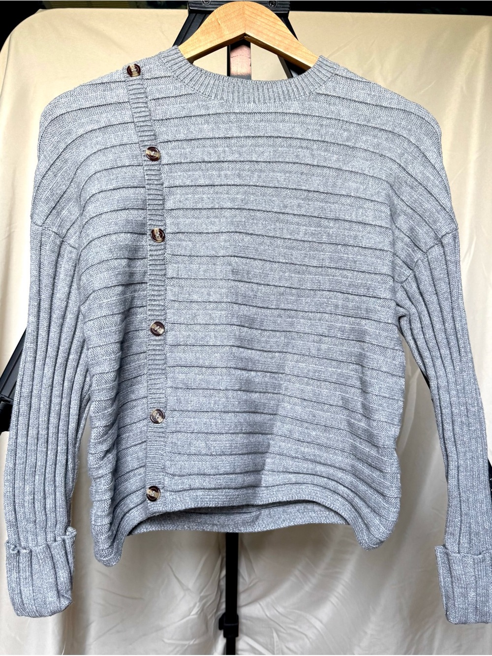 Gray Ribbed Button-Accent Women's Sweater